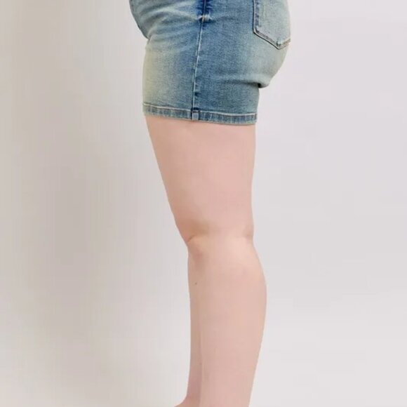 Judy‎ Blue Plus Size V-Front Vintage Wash Shorts - Picture 4 of 8